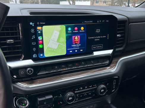 Used 2024 Chevrolet Silverado 2500 LT w/ Midnight Edition image 8