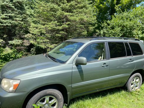 Used 2007 Toyota Highlander 4WD V6 w/ 3rd Row image 1