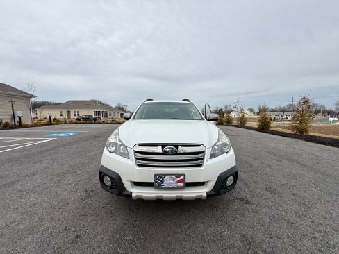 Used 2013 Subaru Outback 2.5i Limited w/ Special Appearance Pkg image 14