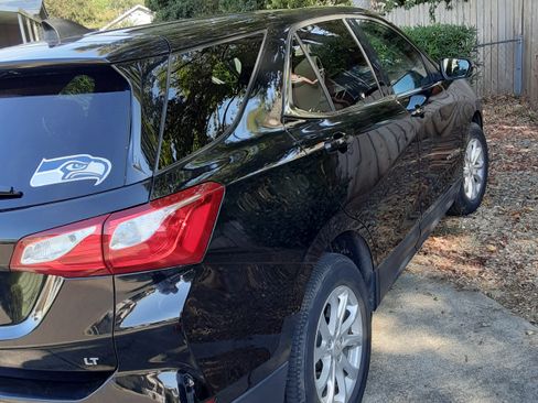 Used 2018 Chevrolet Equinox LT image 4