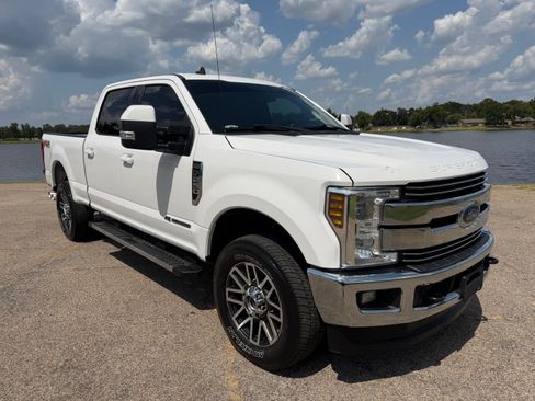 Used 2019 Ford F250 Lariat w/ Lariat Value Package AWD/4WD image 1