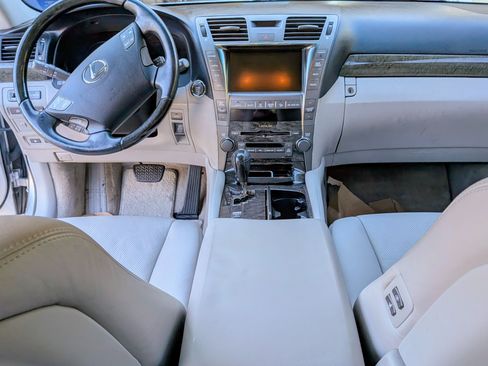 Used 2008 Lexus LS 460 image 9
