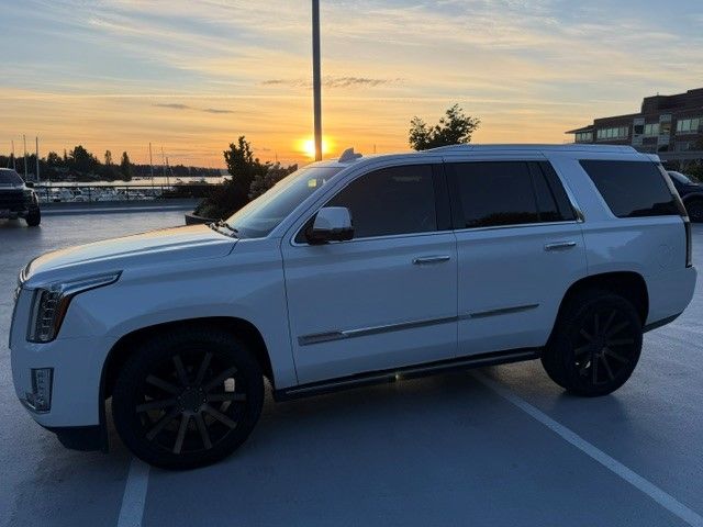 Used 2016 Cadillac Escalade Premium AWD/4WD image 1