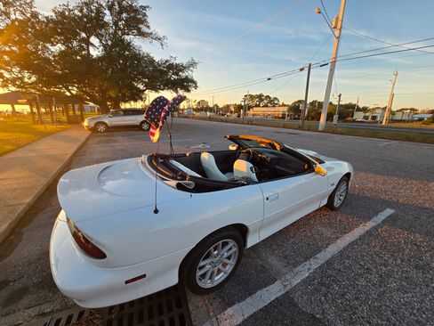 Used 1999 Chevrolet Camaro Z28 w/ SS Performance/Appearance Pkg image 16