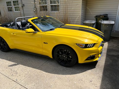 Used 2016 Ford Mustang GT Premium w/ Equipment Group 401A RWD image 1