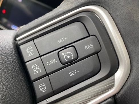 Used 2023 Jeep Wagoneer Series III w/ Premium Group I image 14