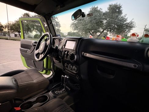 Used 2012 Jeep Wrangler Sport AWD/4WD image 8