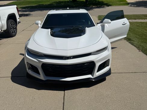 Used 2023 Chevrolet Camaro ZL1 RWD image 2