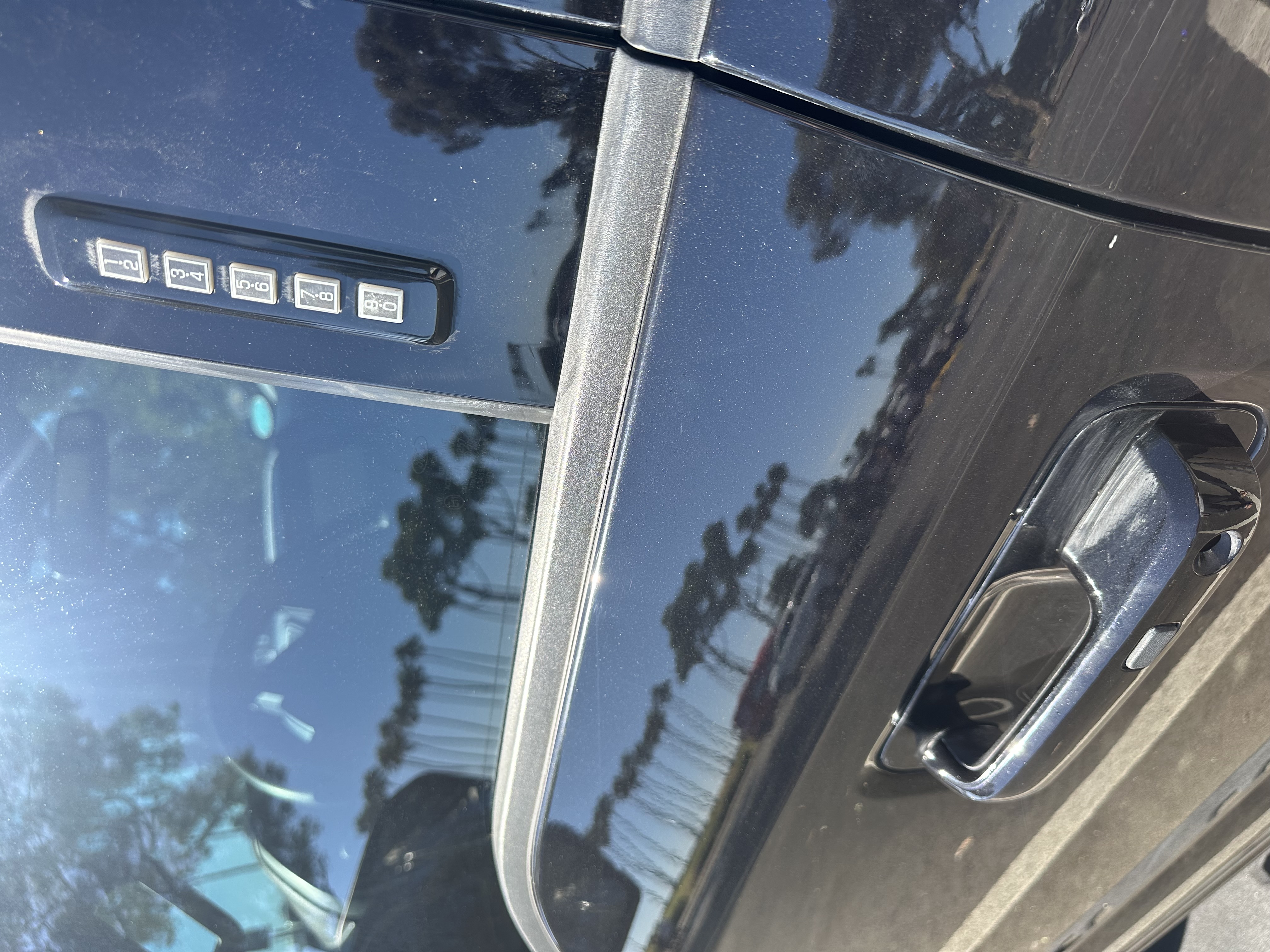 Used 2019 Ford F150 Raptor w/ Equipment Group 802A Luxury AWD/4WD image 15
