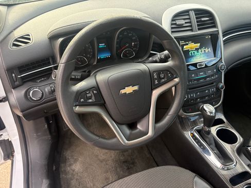 Used 2016 Chevrolet Malibu LT FWD image 15