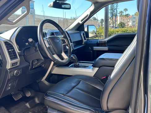 Used 2019 Ford F150 Lariat image 8
