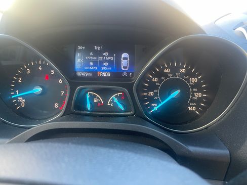 Used 2017 Ford Escape SE w/ Equipment Group 201A image 9