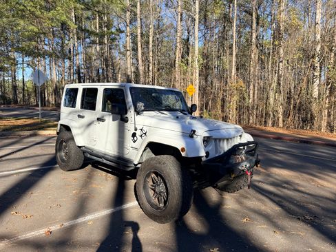 Used 2011 Jeep Wrangler Unlimited Sport image 8