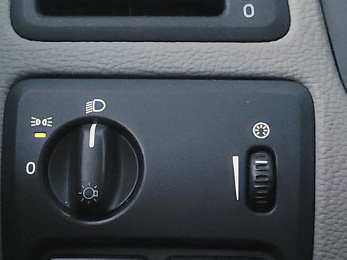 Used 2006 Volvo XC70 Ocean Race Edition image 16