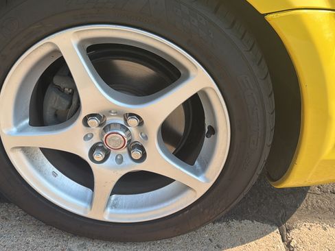 Used 2001 Toyota MR2 RWD image 9