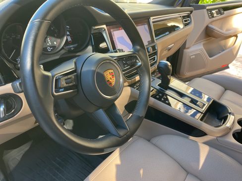 Used 2024 Porsche Macan image 15