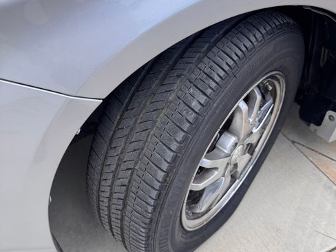 Used 2010 Toyota Prius Five FWD image 6