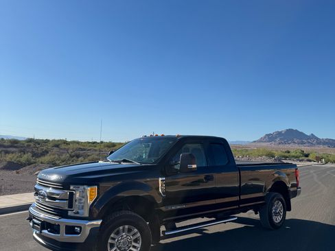 Used 2017 Ford F350 XLT w/ XLT Value Package AWD/4WD image 21