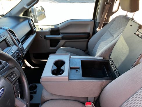 Used 2018 Ford F150 XLT image 9