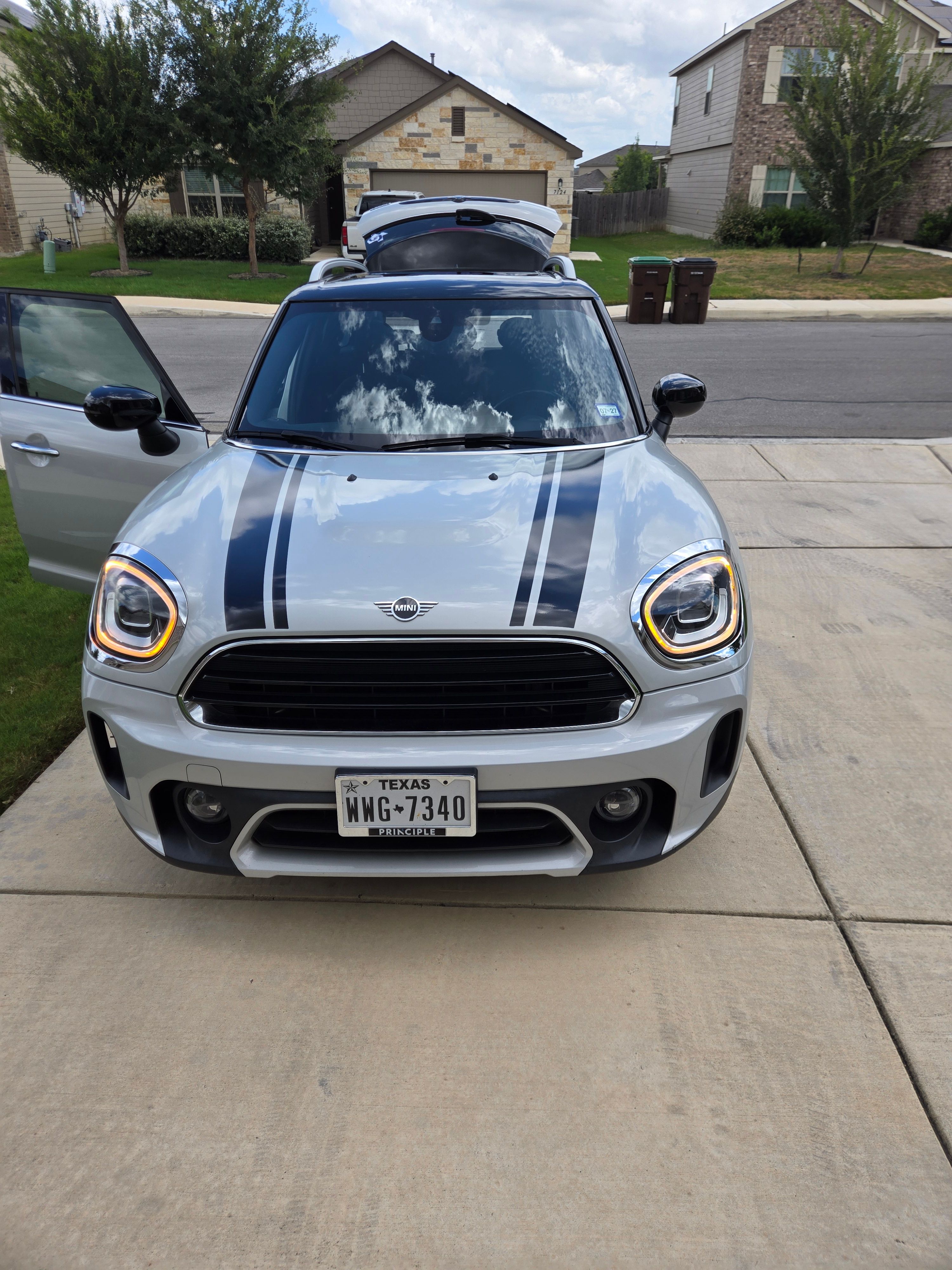 Used 2021 MINI Cooper Countryman FWD image 1