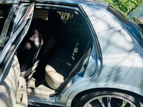 Used 2004 Ford Crown Victoria LX image 6