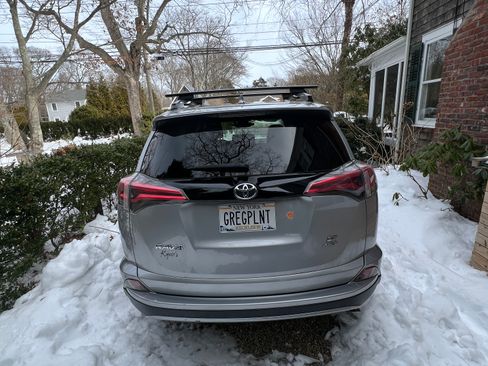 Used 2018 Toyota RAV4 SE w/ Power Extra Value Package image 8