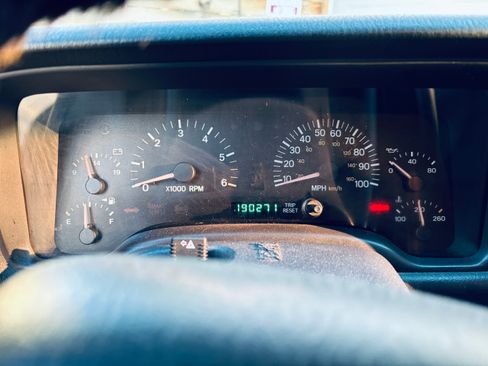 Used 2000 Jeep Cherokee Sport image 8