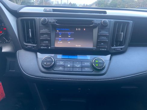 Used 2017 Toyota RAV4 XLE image 5