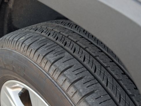 Used 2021 Toyota RAV4 XLE image 23