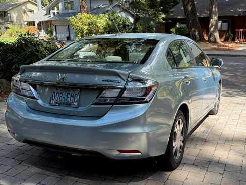 Used 2013 Honda Civic Hybrid Sedan image 8