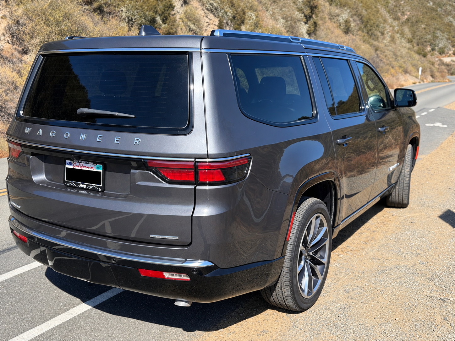 Used 2022 Jeep Wagoneer Series III w/ Premium Group I AWD/4WD image 12