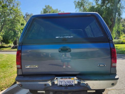 Used 2006 Ford F250 XLT image 8