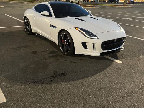Used 2015 Jaguar F-TYPE R RWD image 8