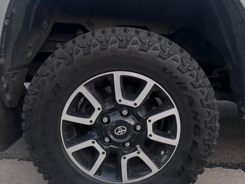 Used 2017 Toyota Tundra SR image 16