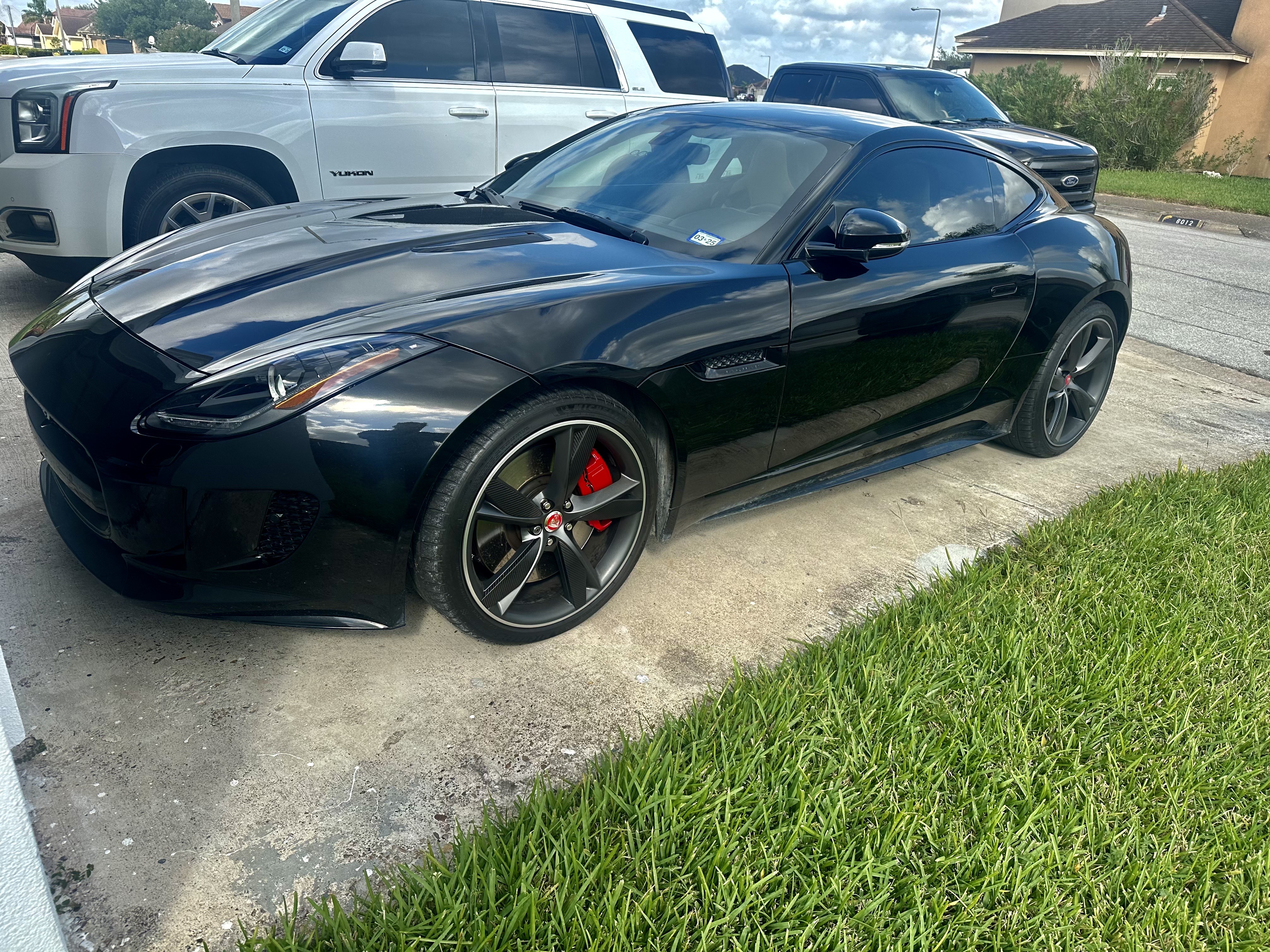 Used 2015 Jaguar F-TYPE R RWD image 11