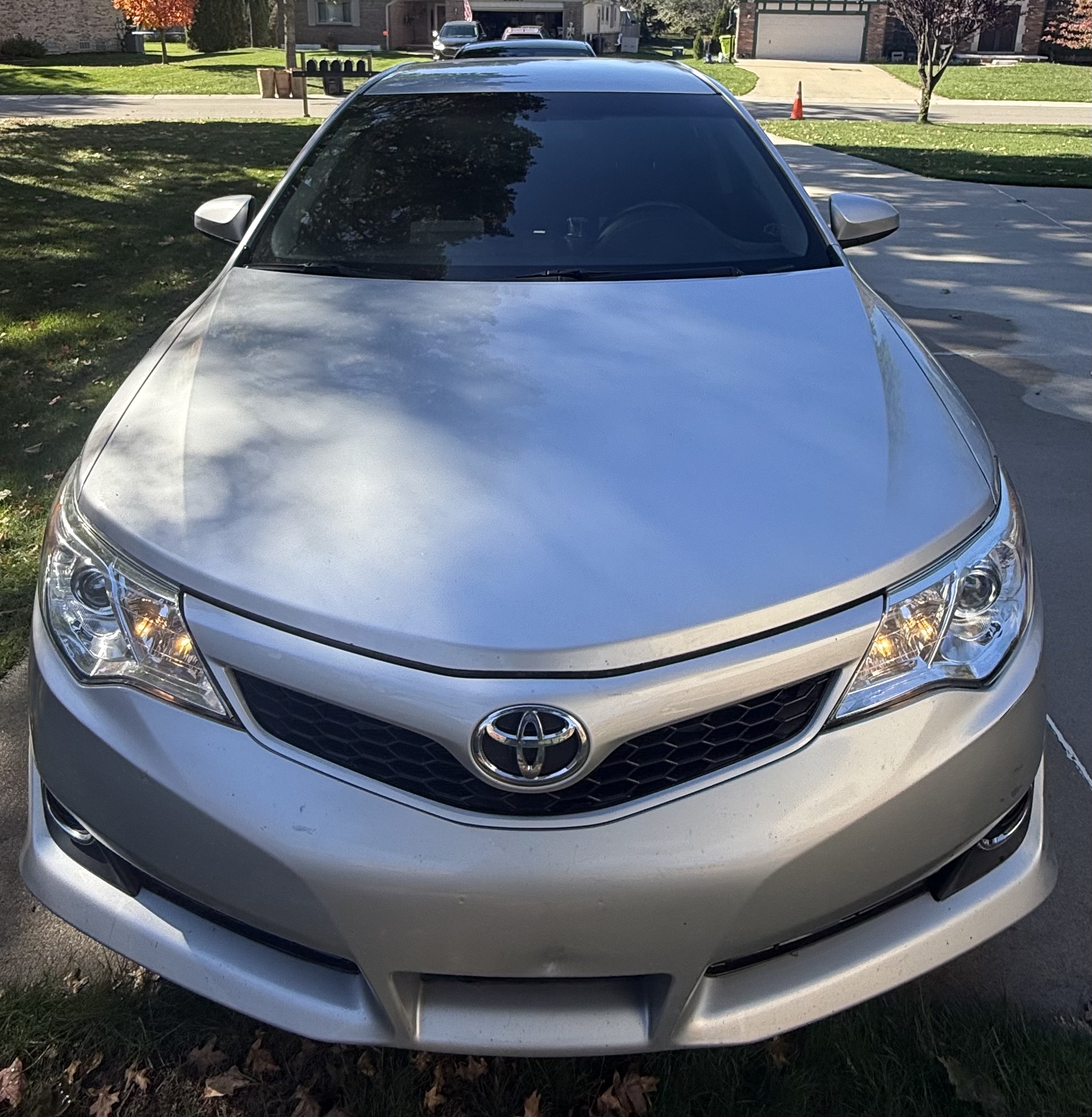 Used 2012 Toyota Camry SE FWD image 9
