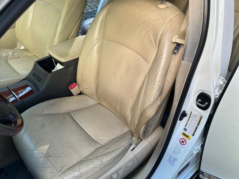 Used 2010 Lexus ES 350 w/ Preferred Accessory Package FWD image 6