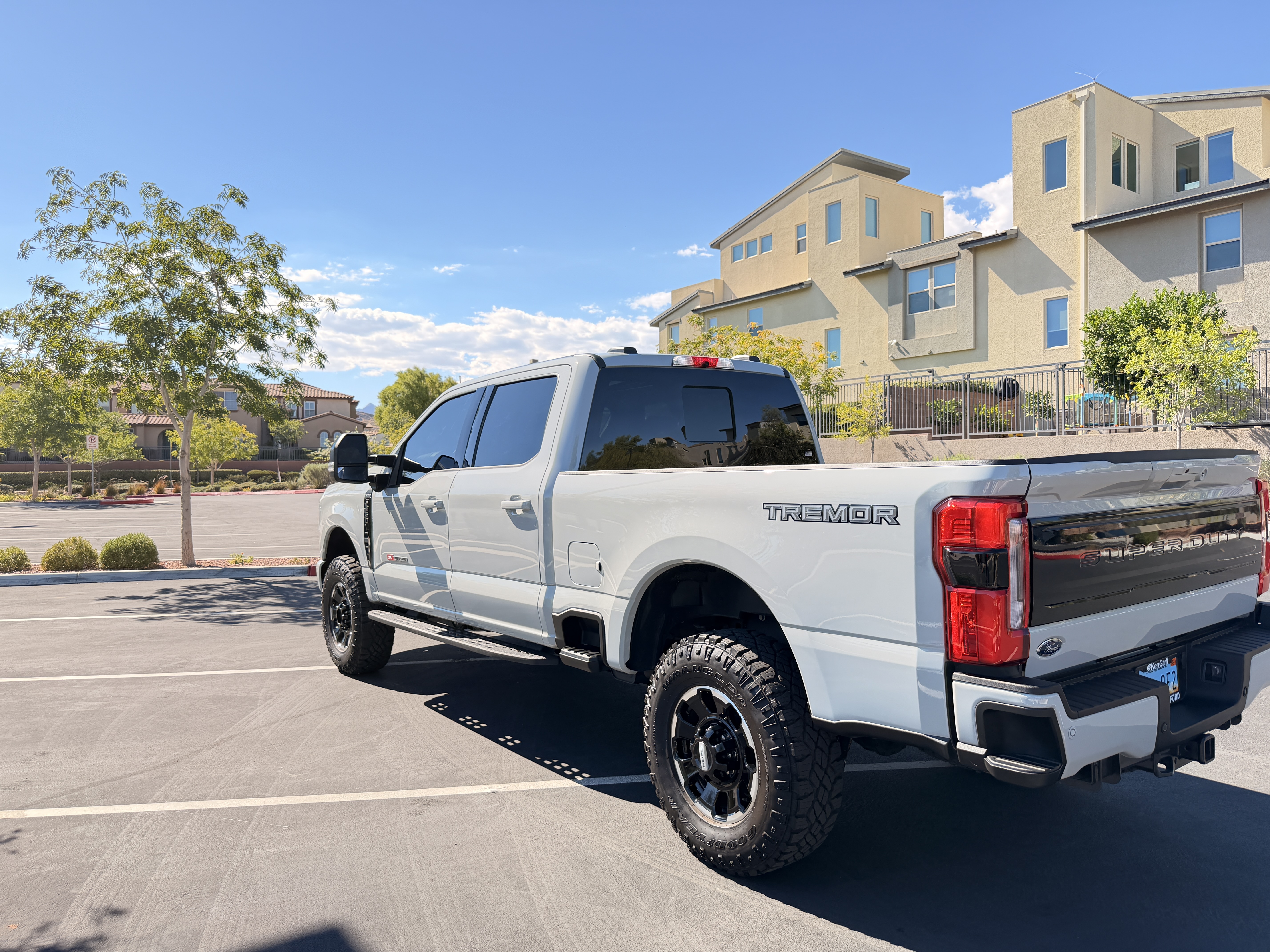 Used 2025 Ford F350 Platinum w/ Tremor Off-Road Package AWD/4WD image 5