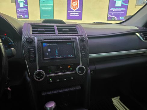 Used 2013 Toyota Camry SE image 21