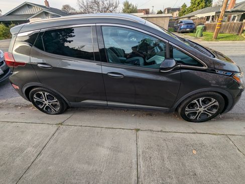 Used 2017 Chevrolet Bolt Premier w/ Driver Confidence II Package image 10