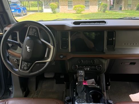 Used 2024 Ford Bronco Outer Banks w/ Sasquatch Package AWD/4WD image 6