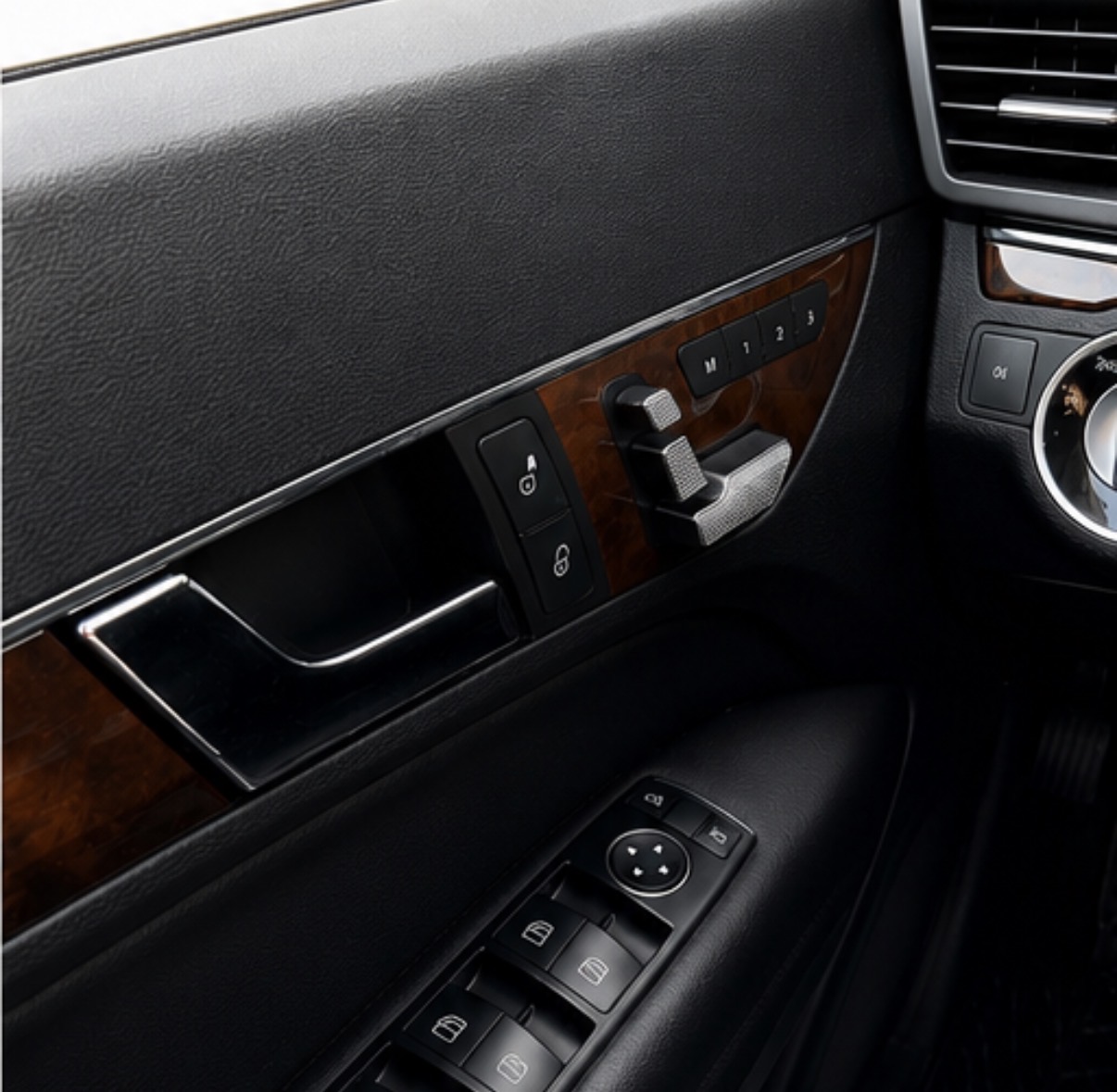 Used 2012 Mercedes-Benz E 350 Cabriolet image 9