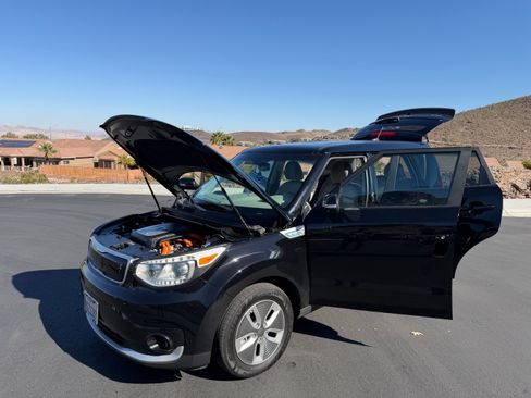 Used 2019 Kia Soul EV image 16