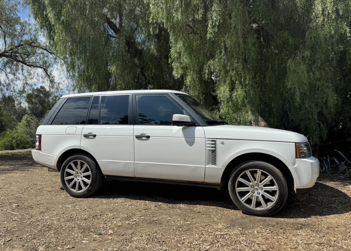 Used 2011 Land Rover Range Rover Supercharged AWD/4WD image 1