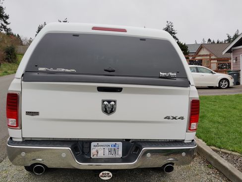 Used 2018 RAM 1500 Laramie w/ Convenience Group image 8