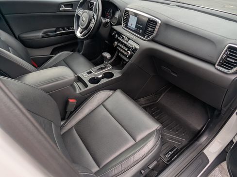 Used 2022 Kia Sportage EX w/ EX Technology Package image 13