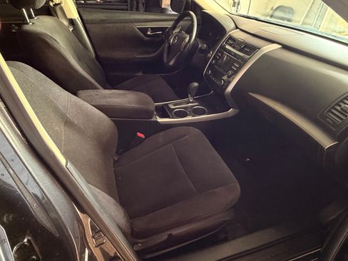 Used 2013 Nissan Altima 2.5 SV image 11