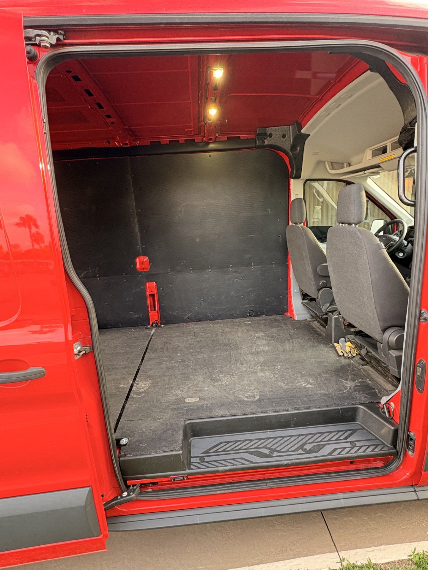 Used 2018 Ford Transit 250 148 Medium Roof RWD image 6