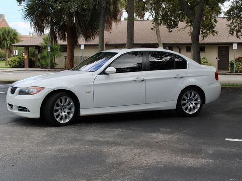 Used 2007 BMW 335xi 335xi Sedan 4D image 2
