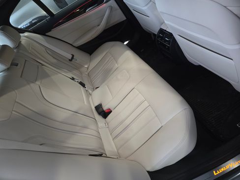 Used 2019 BMW 540i xDrive image 14